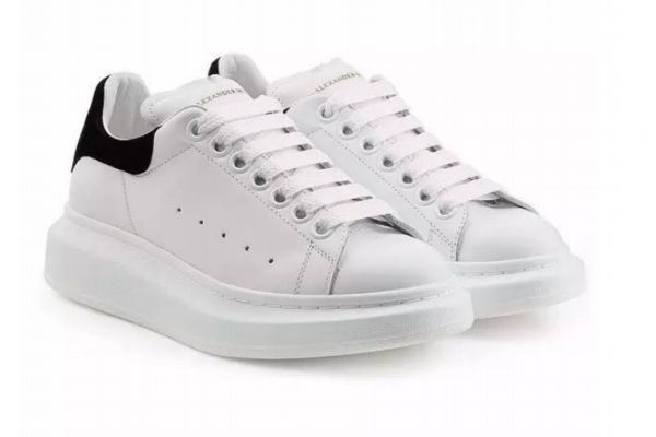 如何让发黄的鞋子变白,泛黄的鞋子怎么洗白