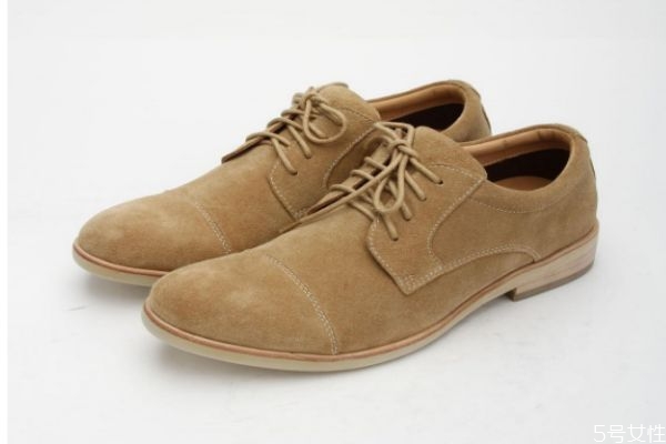 绒面鞋用水洗了怎么办,绒面的鞋子能用水洗吗