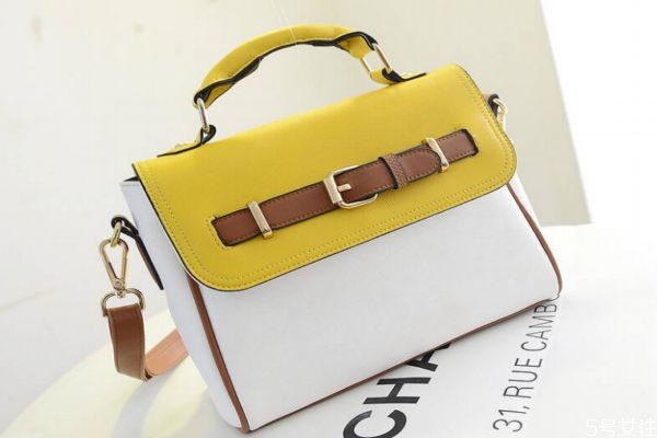 皮包淋了雨水怎么办,真皮包被雨淋了