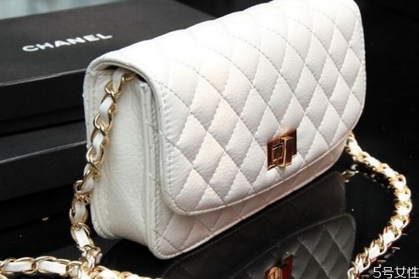 白皮包变黄怎么办,真皮白色包变黄了怎么办 白皮包变黄怎么办,真皮白色包变黄了怎么办