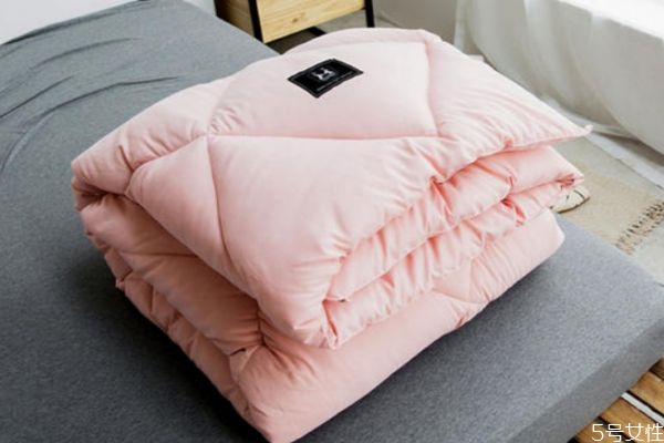 怎样判断被子上有螨虫,如何判断有没有螨虫 怎样判断被子上有螨虫,如何判断有没有螨虫