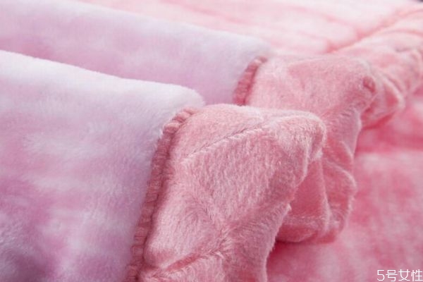 家里的大厚毛毯怎么洗,毛毯可以干洗么