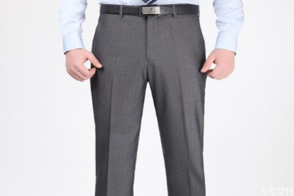 西服裤子太长了可以卷,西裤长了可以卷起来吗 西服裤子太长了可以卷,西裤长了可以卷起来吗