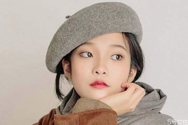 贝雷帽怎么戴不会掉?,贝雷帽不掉的戴法 贝雷帽怎么戴不会掉?,贝雷帽不掉的戴法