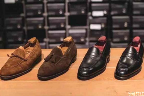 乐福鞋不跟脚小窍门,乐福鞋掉跟怎么办 乐福鞋不跟脚小窍门,乐福鞋掉跟怎么办