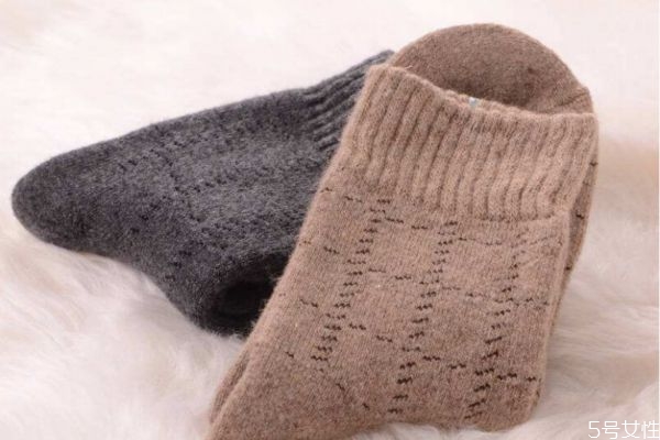 长筒袜配什么衣服,长筒袜怎么穿搭 长筒袜配什么衣服,长筒袜怎么穿搭