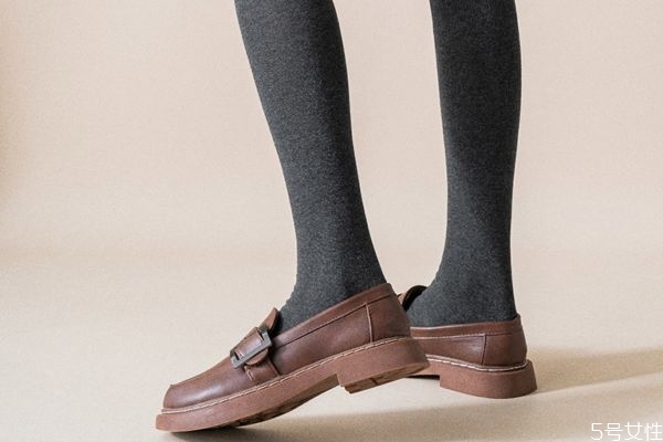 长筒袜配什么鞋好看 男,长筒袜配什么鞋好看 女