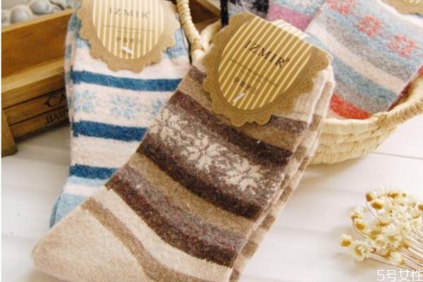 羊毛袜的优缺点,羊毛袜子的优缺点