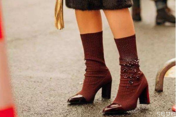 冬天袜子怎么外穿,冬季袜子外穿