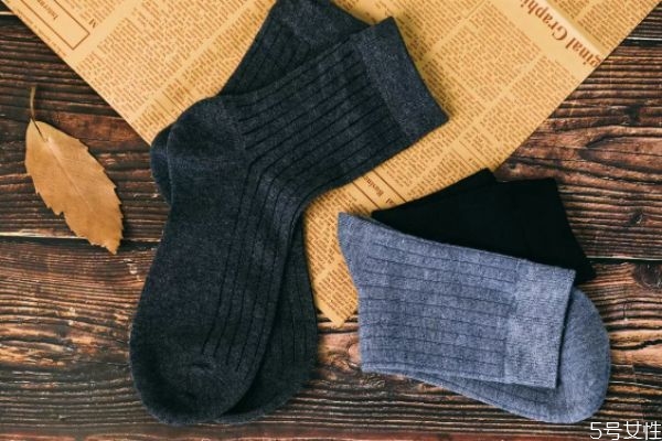 冬天脚冷穿什么袜子保暖,冬天脚冷穿什么袜子暖和 冬天脚冷穿什么袜子保暖,冬天脚冷穿什么袜子暖和