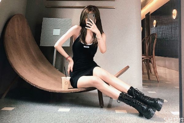 靴子长度为多少显腿长,短靴多少厘米最显腿长