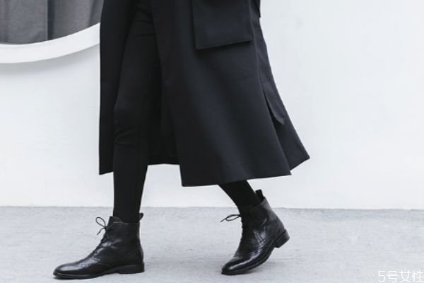 腿短穿什么短靴显腿长,腿短怎么穿靴子