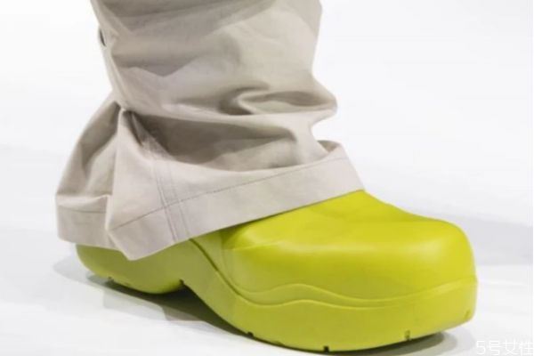 bv雨靴多少钱,bv雨靴多少钱代购