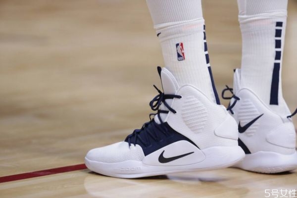 高帮鞋适合怎么搭配,高帮鞋子配什么好看