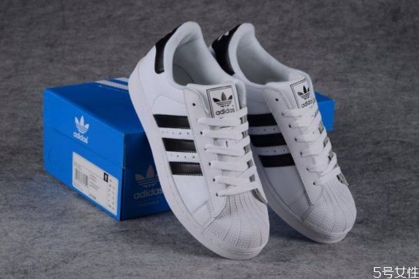 鞋的白边发黄怎么处理,怎样去除白鞋边发黄 鞋的白边发黄怎么处理,怎样去除白鞋边发黄