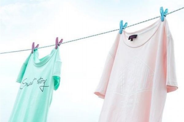 衣服怎么晒不皱,怎么晾衣服不会皱