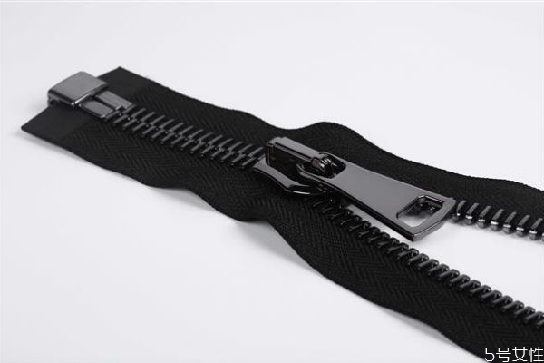 拉链下面裂开了怎么办,裤拉链老是崩开怎么办