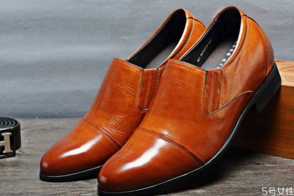 皮鞋磨脚怎么办小妙招,鞋磨脚用什么办法最好