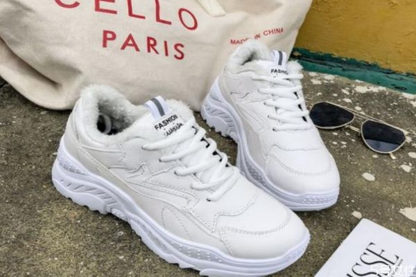 李宁运动鞋女款老爹鞋,女士老爹鞋推荐 李宁运动鞋女款老爹鞋,女士老爹鞋推荐