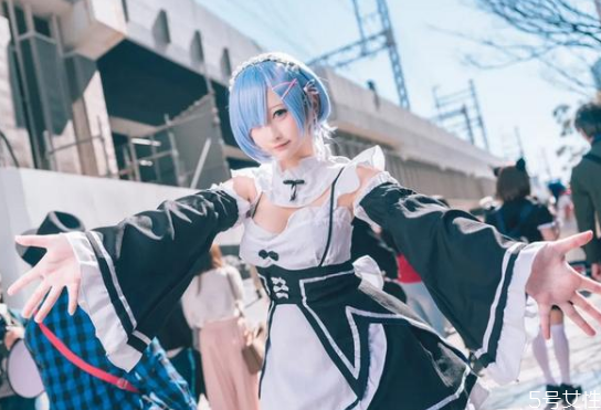 漫展不cos可以去吗,一个人穿cos去漫展