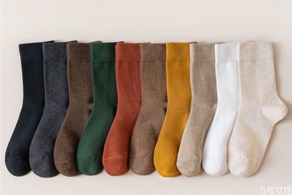 冬天超保暖的袜子,老年人冬天穿什么袜子保暖 冬天超保暖的袜子,老年人冬天穿什么袜子保暖