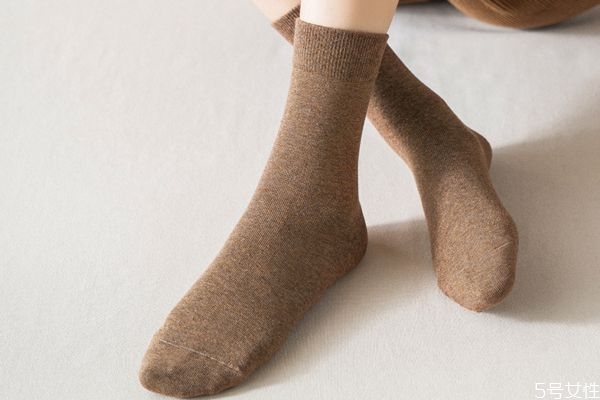 冬天袜子湿怎么办,冬天袜子总是湿怎么办