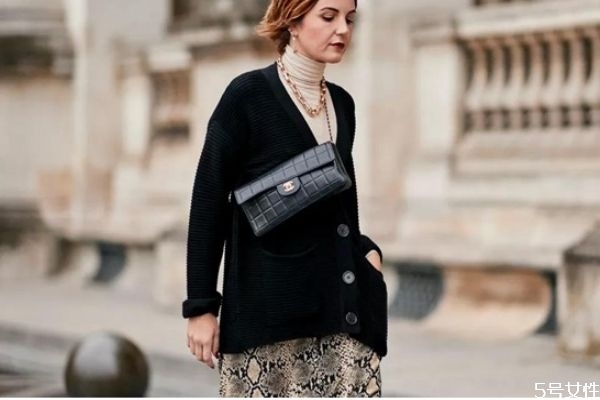 内搭是什么衣服,适合内搭的衣服有哪些