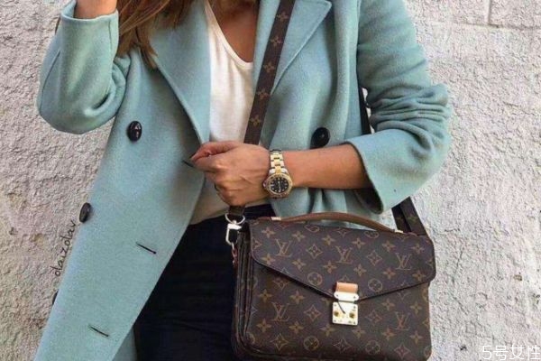 lv邮差包型号,lv邮差包什么材质 lv邮差包型号,lv邮差包什么材质