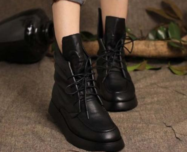 为什么我穿马丁靴显脚大,马丁靴会显得脚大吗