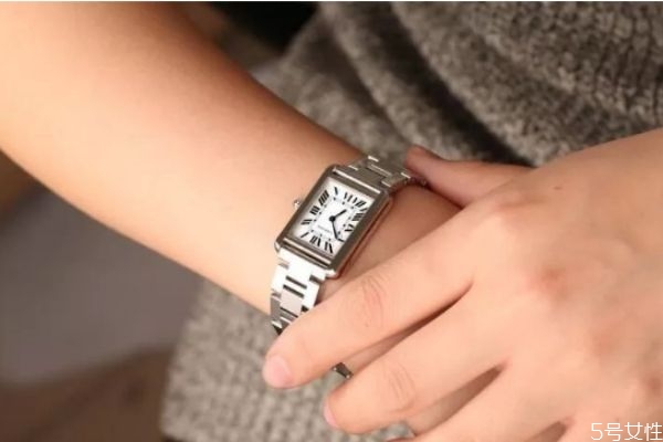 卡地亚tank系列有几种,卡地亚tank系列有几种尺寸