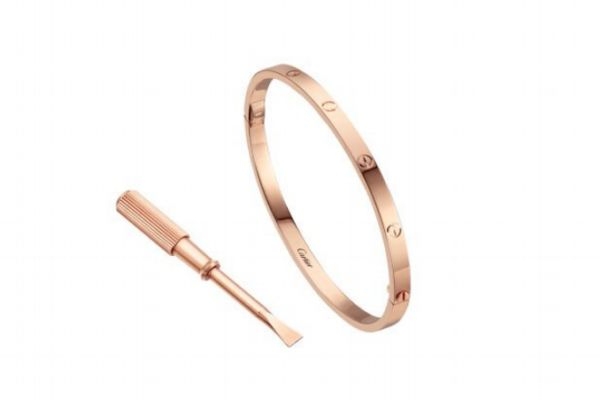 卡地亚手镯金色和玫瑰金哪个好看,卡地亚手镯是黄金的好看还是玫瑰金的好看