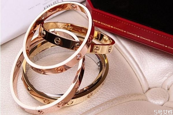 卡地亚手镯一个多少钱,卡地亚满钻手镯多少钱