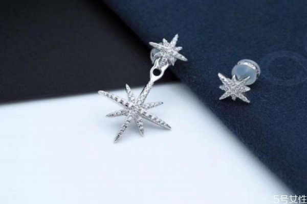 施华洛世奇和apm比较,apm跟施华洛世奇属于哪个档次 施华洛世奇和apm比较,apm跟施华洛世奇属于哪个档次