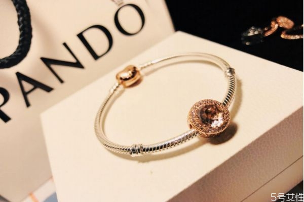 潘多拉玫瑰金掉色吗,潘多拉玫瑰金色掉色吗