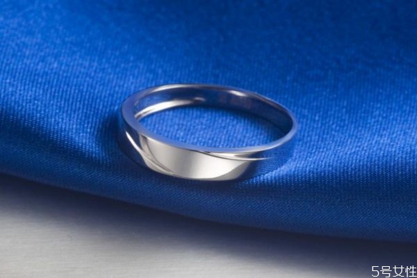 铂金戒指和银戒指区别,戒指白金和铂金的区别 铂金戒指和银戒指区别,戒指白金和铂金的区别