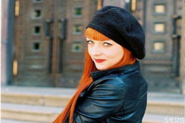 贝雷帽怎么固定在头发上,贝雷帽的夹子怎么弄在头发上