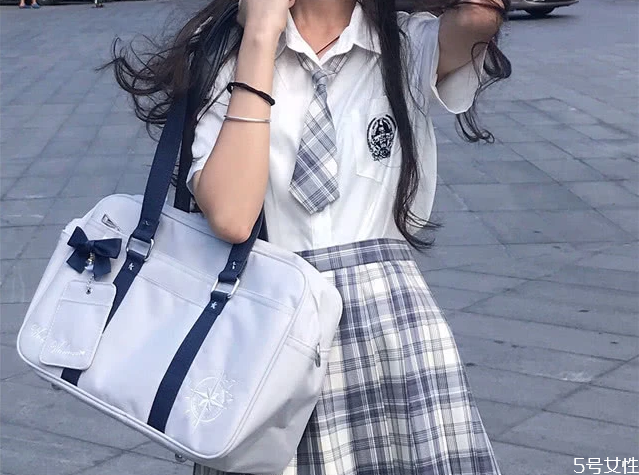 jk配什么包包好看,搭配jk的包包图片