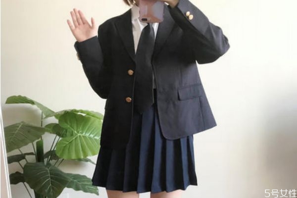 jk领带蝴蝶结怎么套上去视频,jk蝴蝶领结怎么戴上去