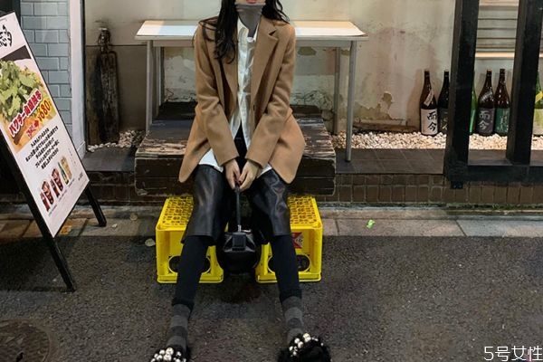 卫裤配什么鞋子好看,女休闲裤配什么鞋好