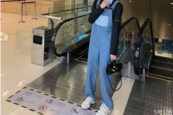 背带裤的扣子坏了该怎么办,背带裤扣子掉了怎么修