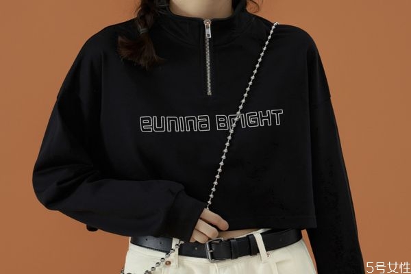 衣服褪色怎样恢复原来的颜色,黑色衣服被84褪色成红色怎么恢复