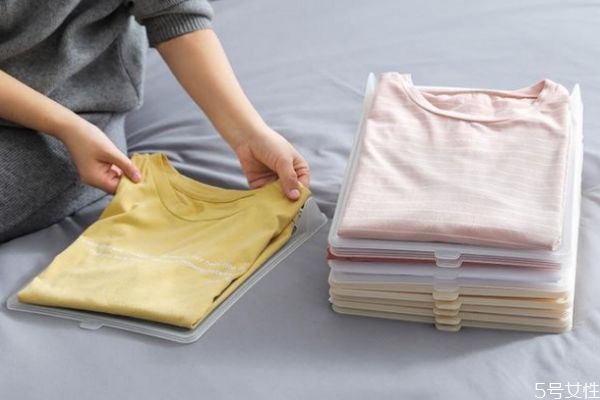 怎么叠衣服不会皱,衣服叠起来有皱,怎样快速不皱了