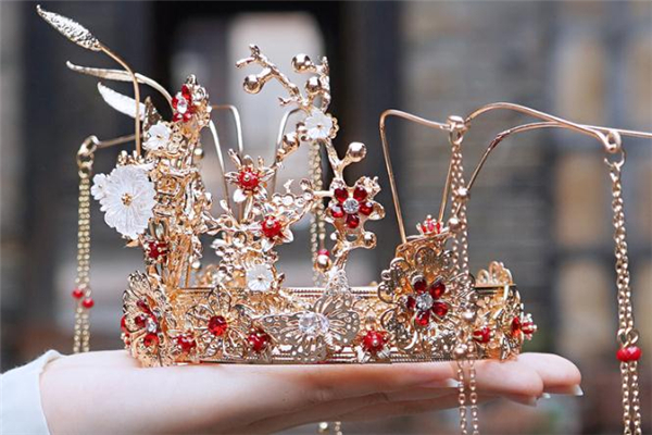 汉服发冠怎么戴稳,明制汉服可以戴发冠吗