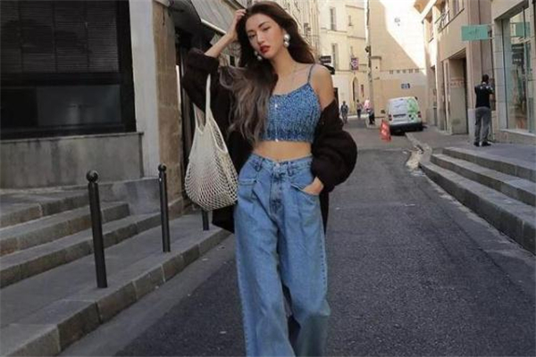 牛仔老爹裤搭配什么上衣图片,牛仔老爹裤搭配什么上衣冬季