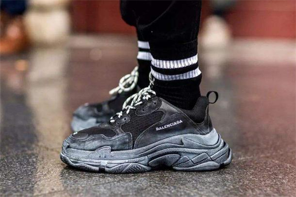 老爹鞋配长袜好看吗,老爹鞋配什么袜子好看女