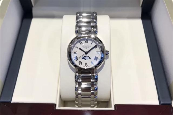 浪琴和万宝龙哪个档次高一点,iwc和浪琴哪个档次高