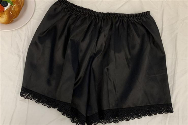 卫生巾安全裤怎么穿才正确,经期安全裤怎么穿才正确