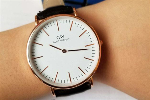 dw手表扣怎么安装视频,dw手表扣怎么安装 dw手表表带扣反了怎么办 dw手表扣怎么安装视频,dw手表扣怎么安装 dw手表表带扣反了怎么办