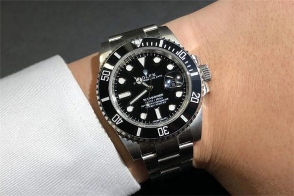 劳力士黑水鬼调时间怎么调整,劳力士绿水鬼时间怎么调