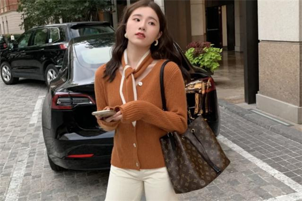 lv水桶包哪个颜色最好,LV新款水桶包哪个颜色好看